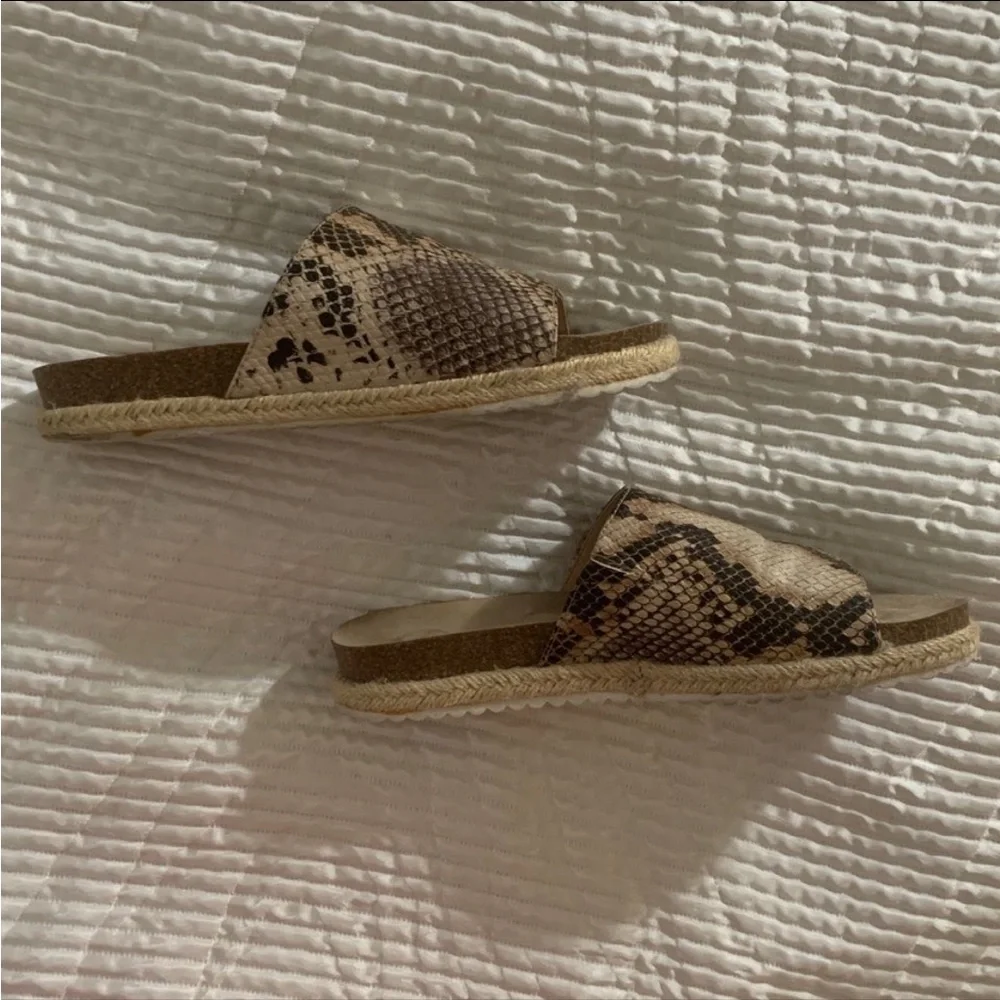 Snakeskin Slides - Picture 3 of 4